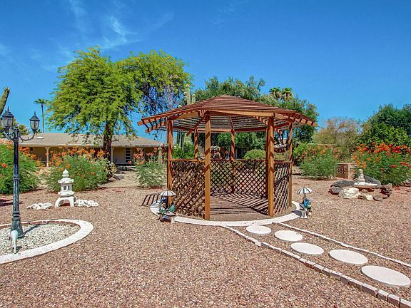 5th image of 9304 W Briarwood Cir
