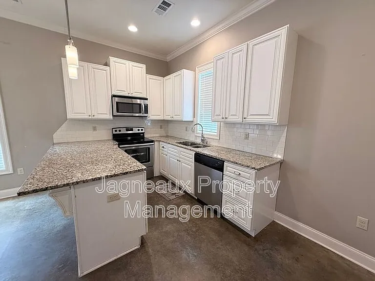 108 Shallowford Dr — Photo 5