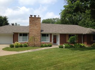 236 Stephens Rd, Grosse Pointe Farms, MI 48236