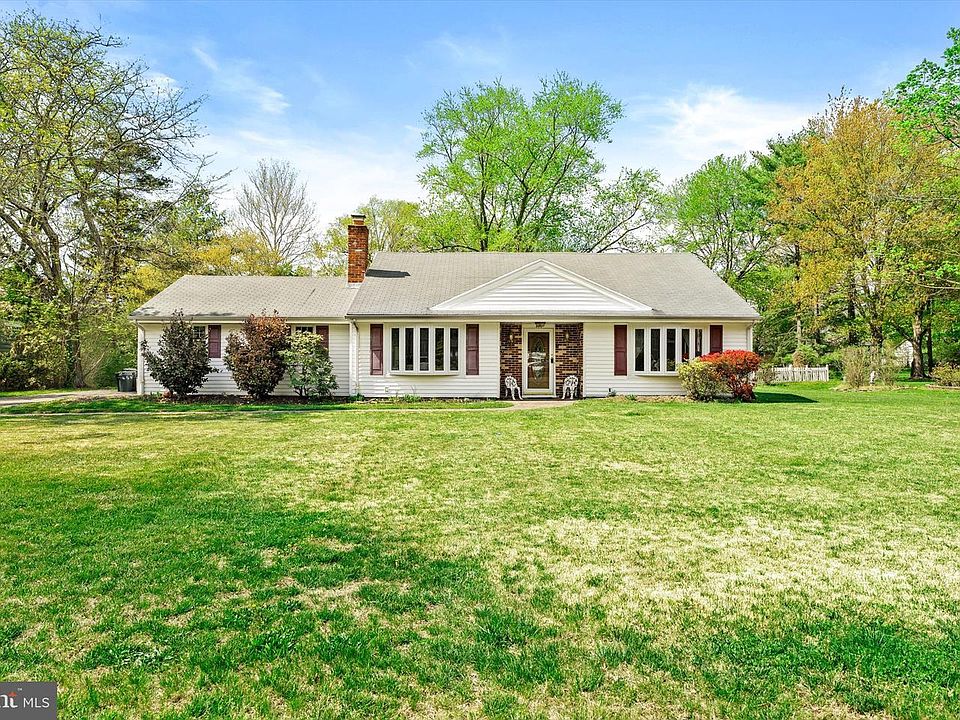 1st image of 454 Dutch Neck Rd