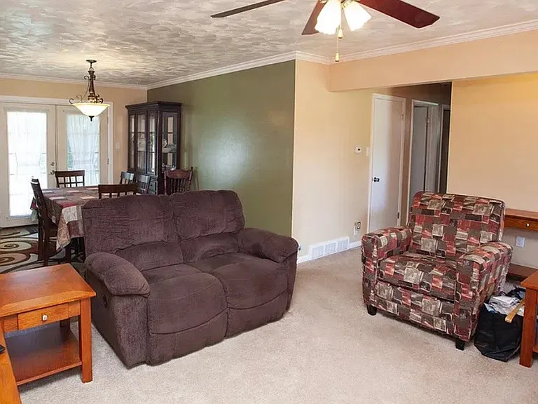 1416 Adams Cir — Photo 3