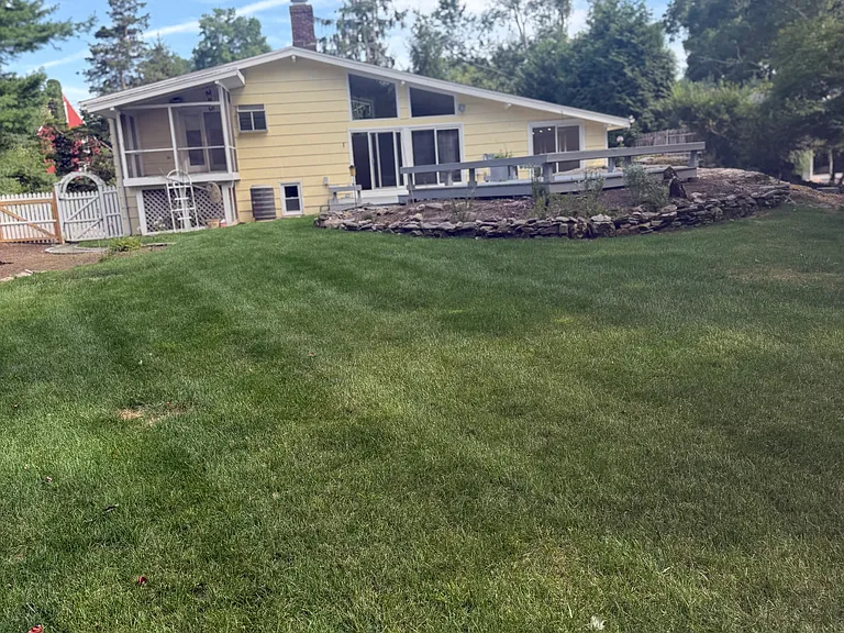 14 Long Lots Rd — Photo 2