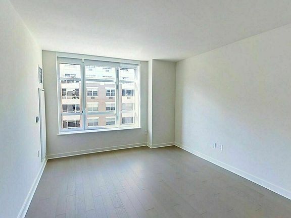 3rd image of 45 Hoyt St #7F