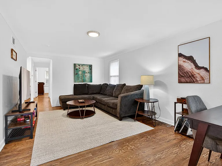 9009 Gedde Ave — Photo 5