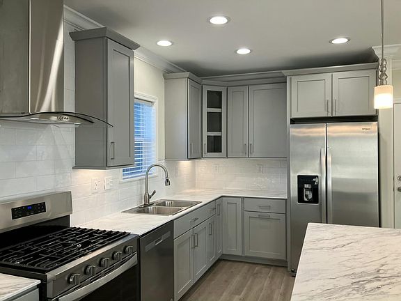4th image of 200 Hialeah Ln
