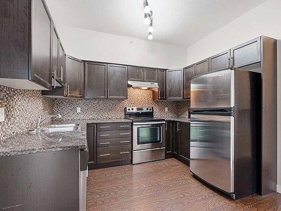 3rd image of 4901 46th St Unit 407