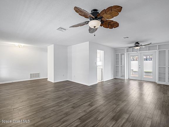 5th image of 280 Lynn Ave