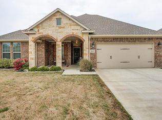 440 Delaware St, Burleson, TX 76028