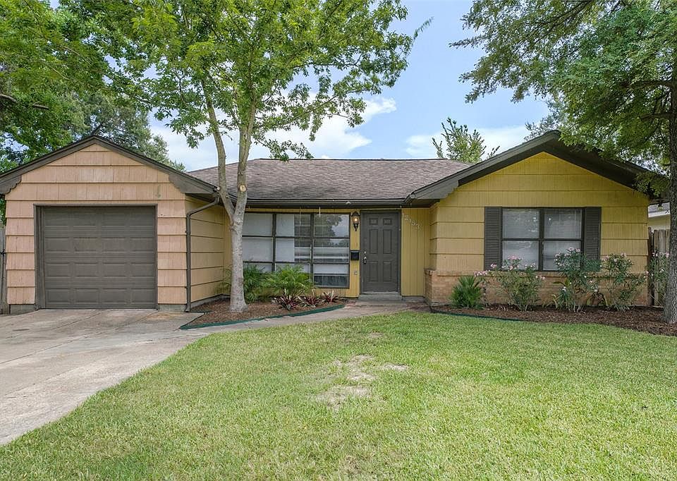 1st image of 12153 Coulson Cir