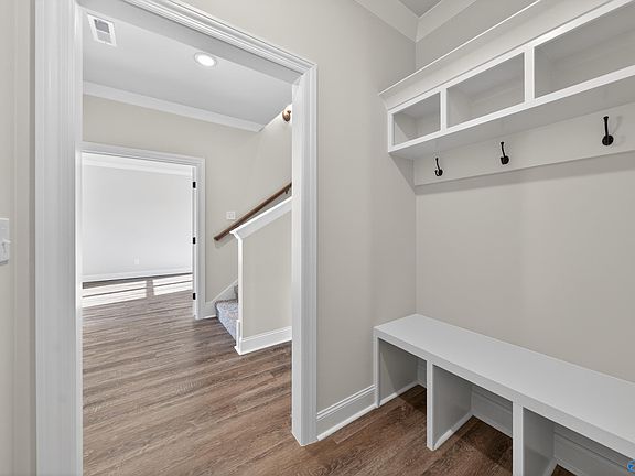 4th image of 142 Old Forest Rd