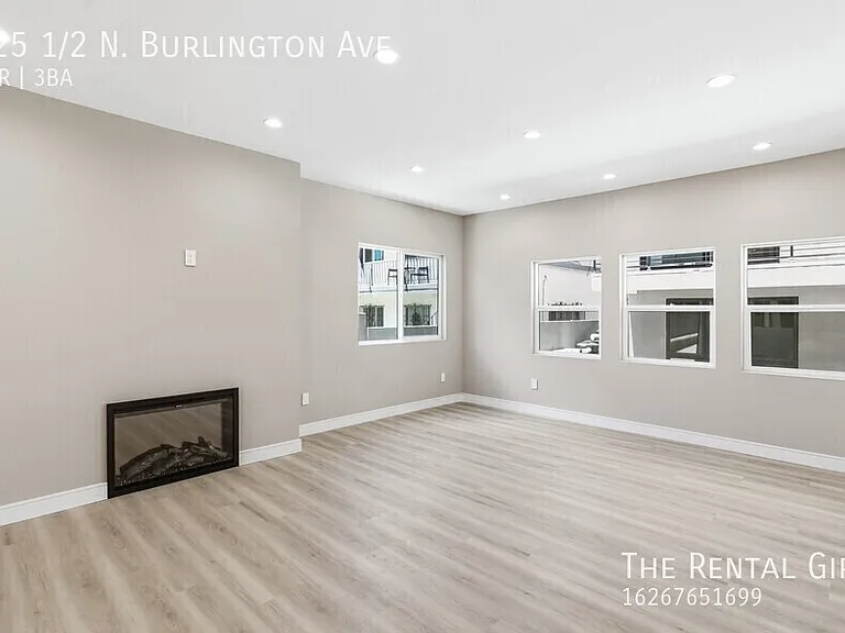 225 1/2 N Burlington Ave — Photo 3