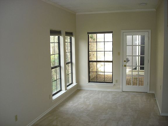 Master Sitting Area