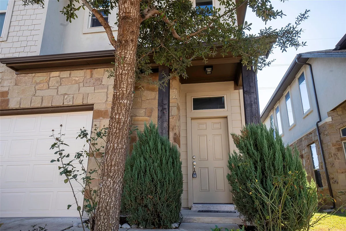 Building Photo - 1401 Little Elm Trl #114