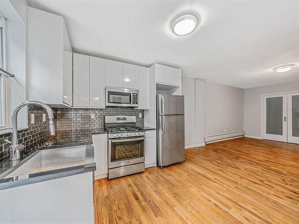 1st image of 176 26th St #A