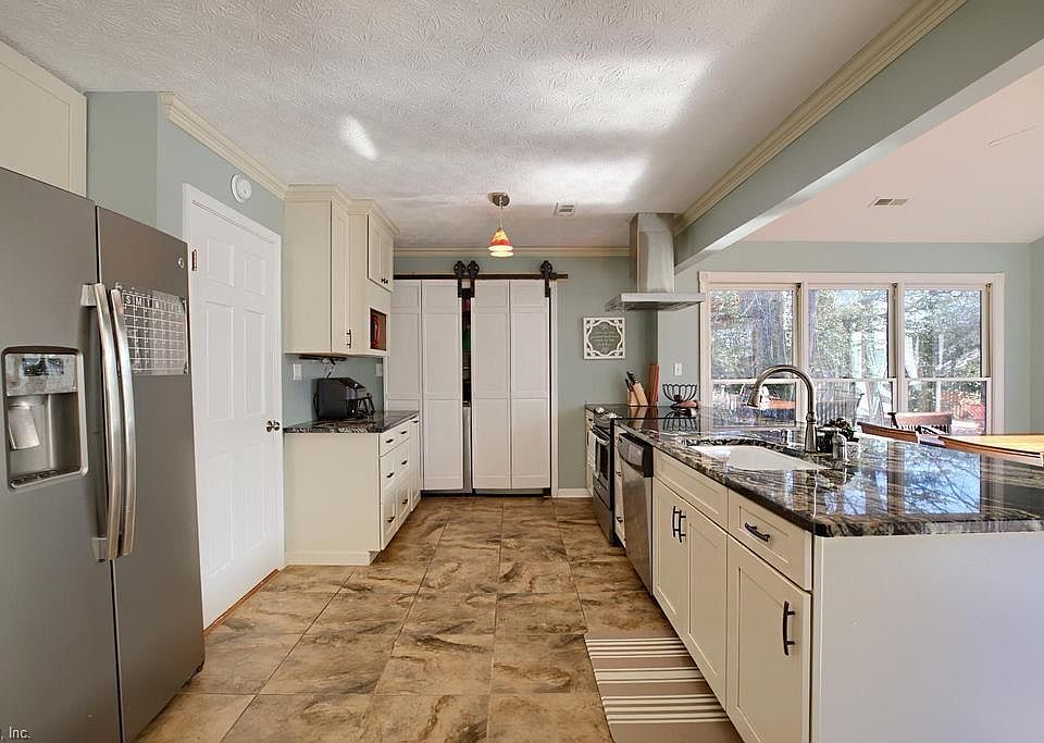 7944 Terrapin Cove Rd, Gloucester Point, VA 23062 | Zillow