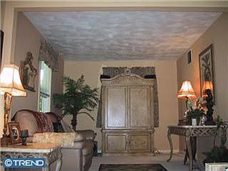 4th image of 348 Audubon Ave