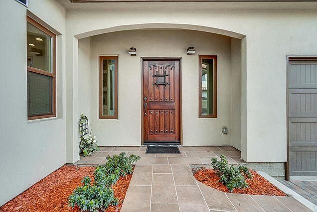 1st image of 933 Felicidad Ct
