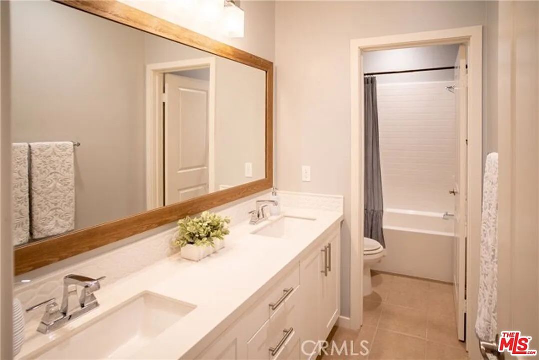 4 bed, 3.5 bath, 2295 sqft, $5,500 — Photo 4