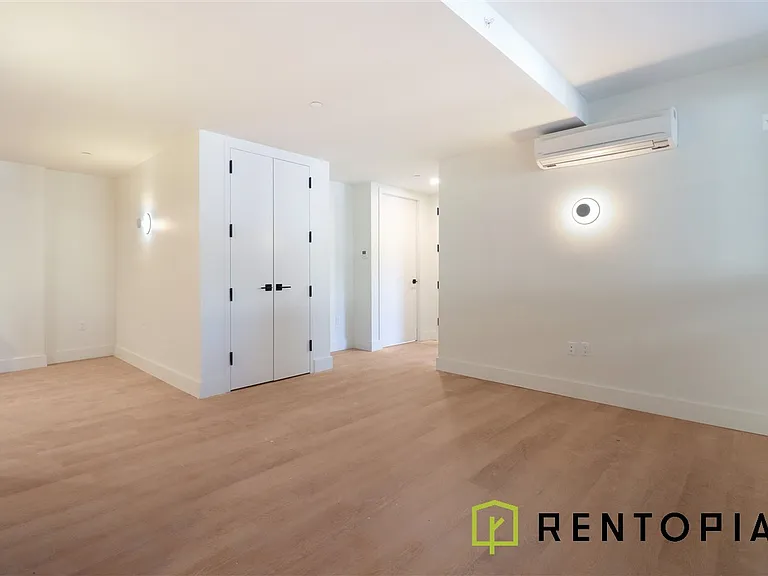 130 Hope St #101 — Photo 3