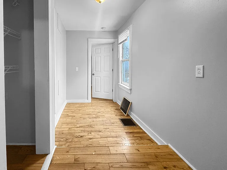 309 Eastern Ave SE #1 — Photo 5