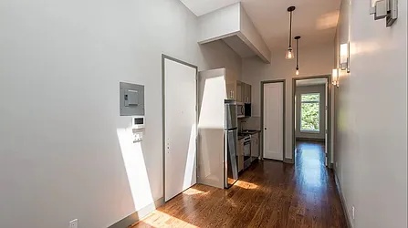 Rented by PREMIUM US INC