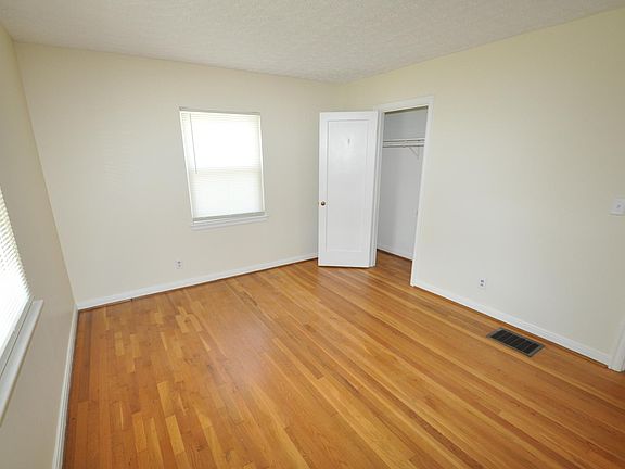 1st bedroom