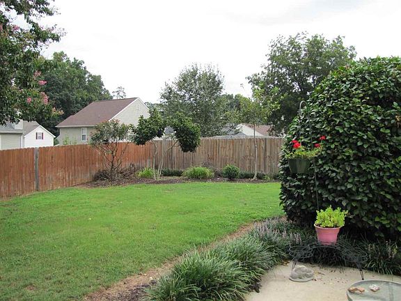 5th image of 438 Brighton Woods Dr