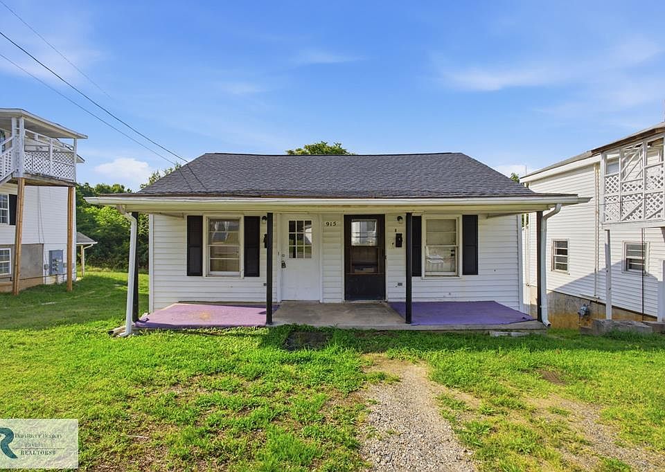 1st image of 915 Askin St