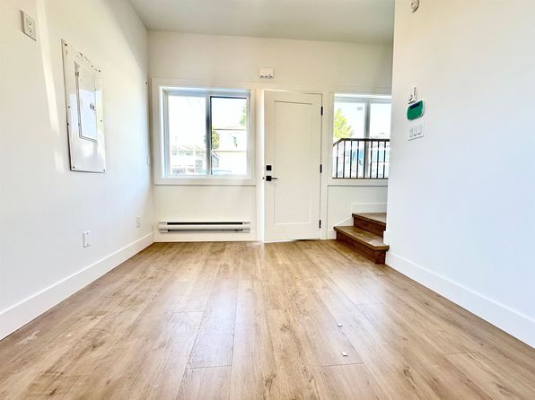 2 bedroom rental in Burnaby — photo 3