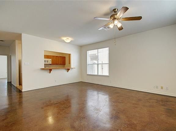 5th image of 200 Sandstone Dr APT E