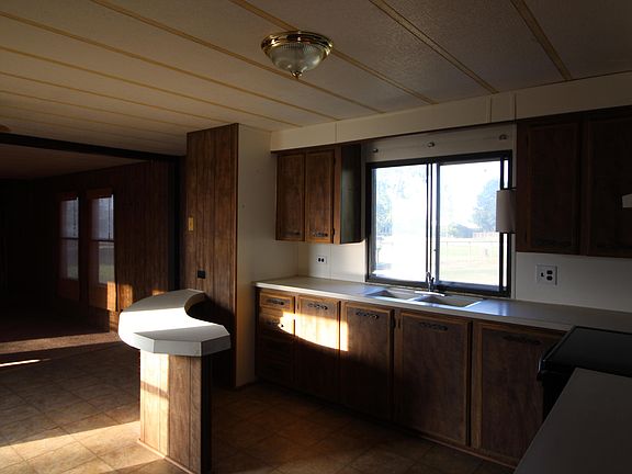 3rd image of 887 McWilliams Dr