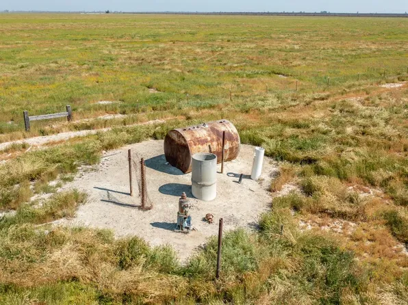 Avenue 24, Earlimart, CA 93219