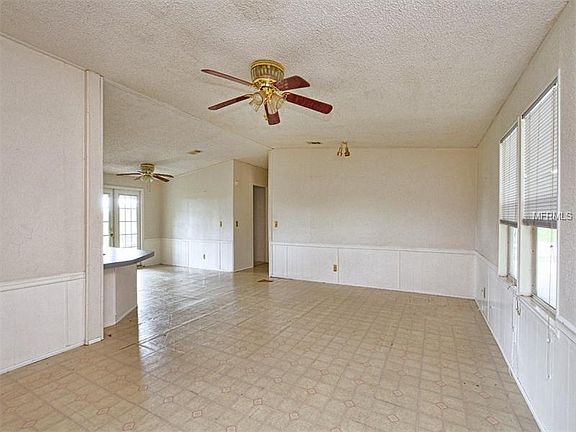 3rd image of 37524 Jenny Ln