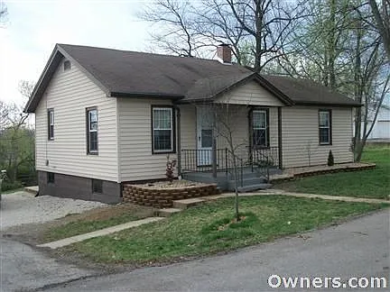 3116 Edgewood Dr photo 1