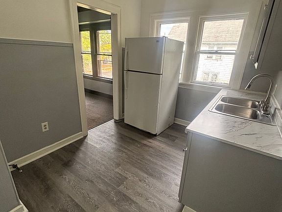 4th image of 3681 E 154th St