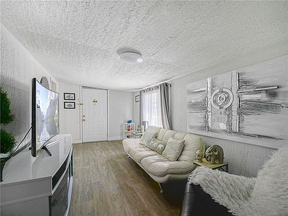 4th image of 7584 Homette Ct