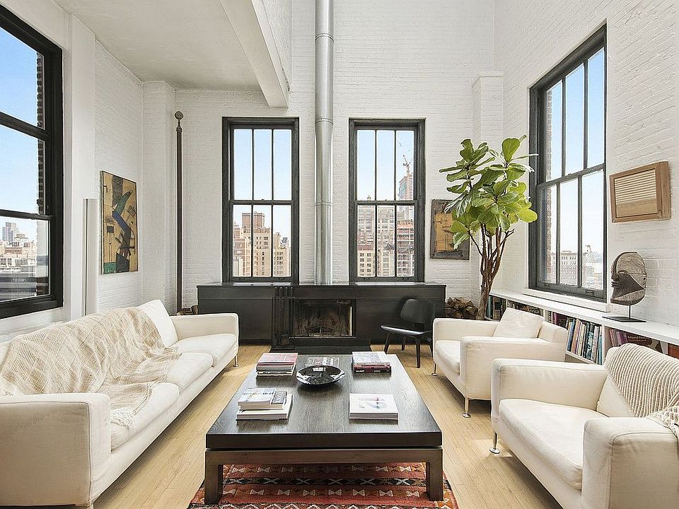 1st image of 448 W 37th St
