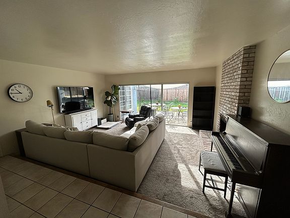 4th image of 1700 Morning Glory Ln