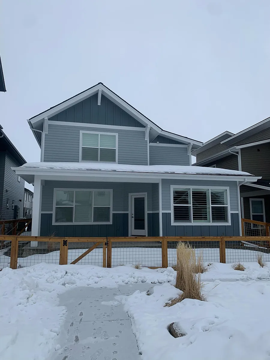 Back of house, covered patio, fenced in backyard - 318 Herstal Way