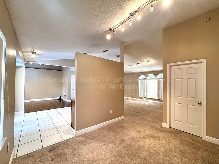 820 Briargrove Ave — Photo 3