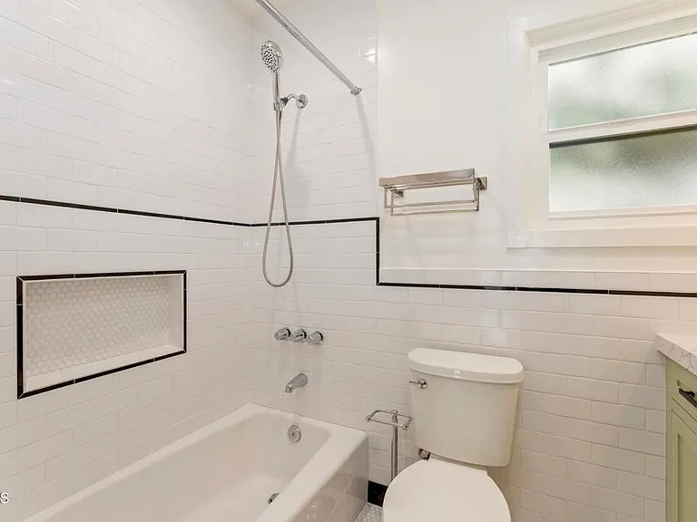 520 S Los Robles Ave #4 — Photo 23