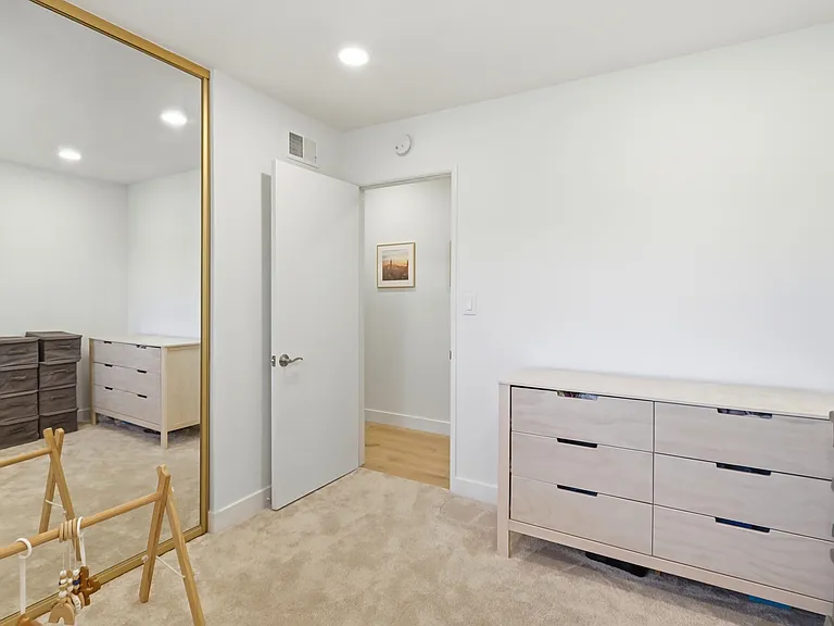5588 Dartmouth Dr — Photo 22