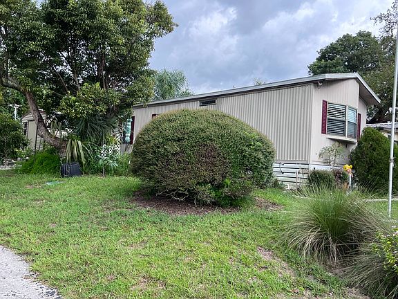 3rd image of 17 Desoto Ave