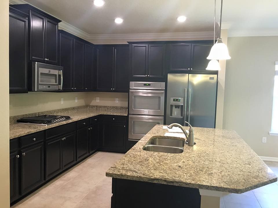 2nd image of 71 Aspen Leaf Dr