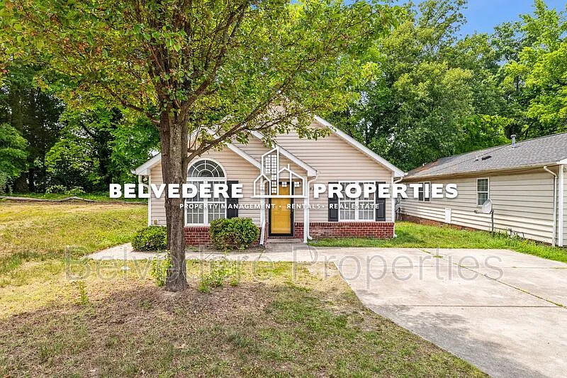 3 bed, 2.0 bath, 1264 sqft, $1,900 — Photo 1