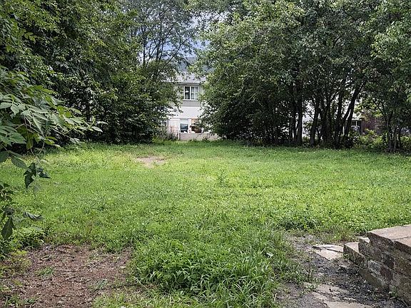 4th image of 1130 47th Pl NE