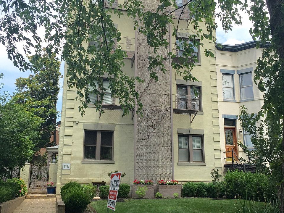 Vintage Boutique Building