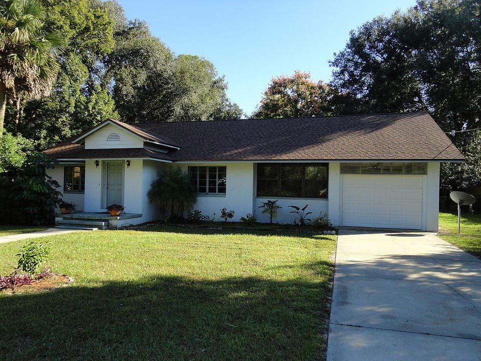 1st image of 19 Lake Dr