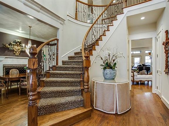 4th image of 211 White Chapel Ct