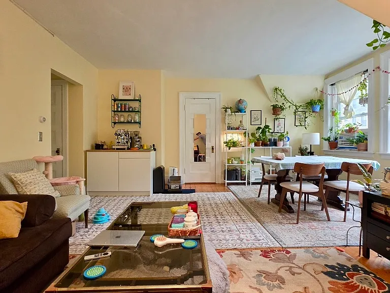 186 Naples Rd #4 — Photo 1